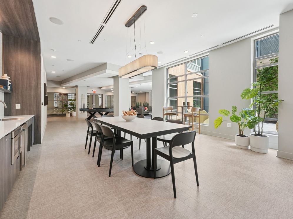 Avalon Potomac Yard Image 17