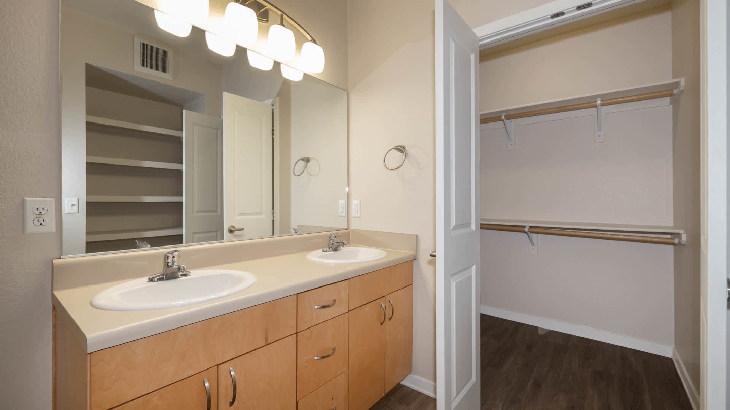 Arbour Square Apartment Image 35