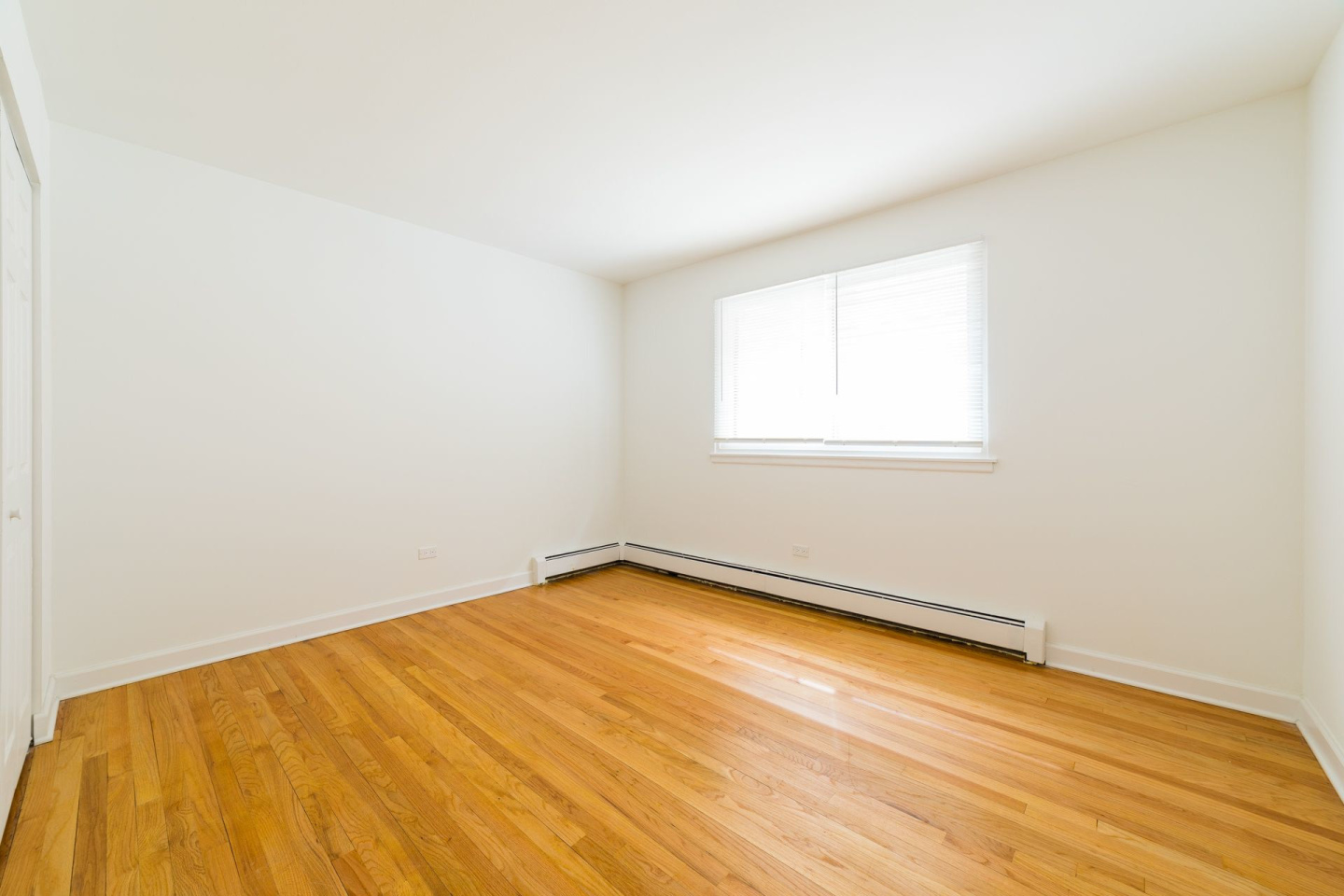 6211 N. Kenmore Image 6