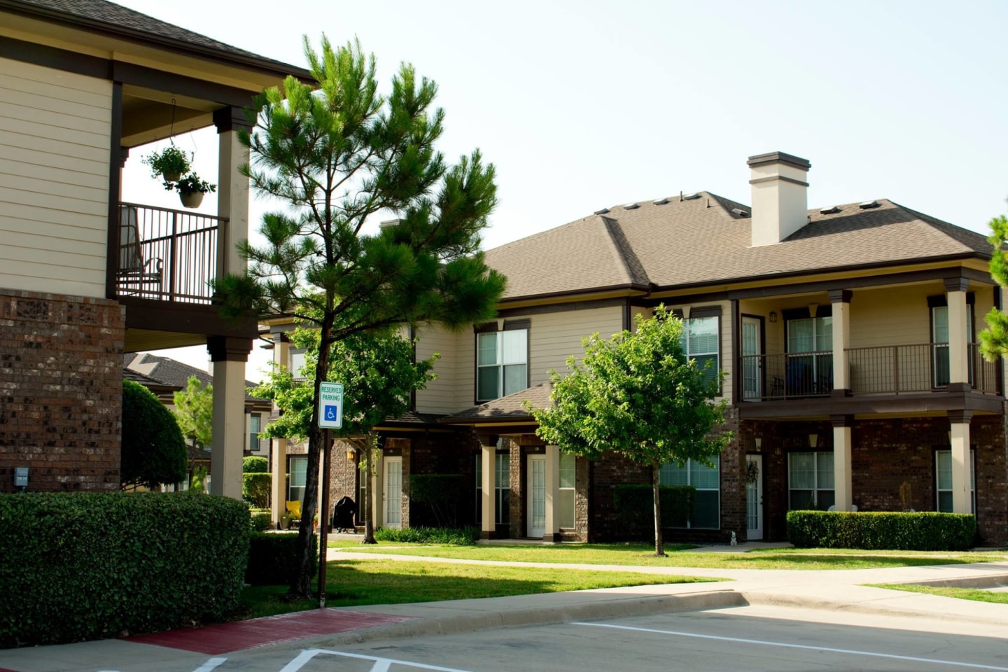 Estate Villas at Krum Image 43