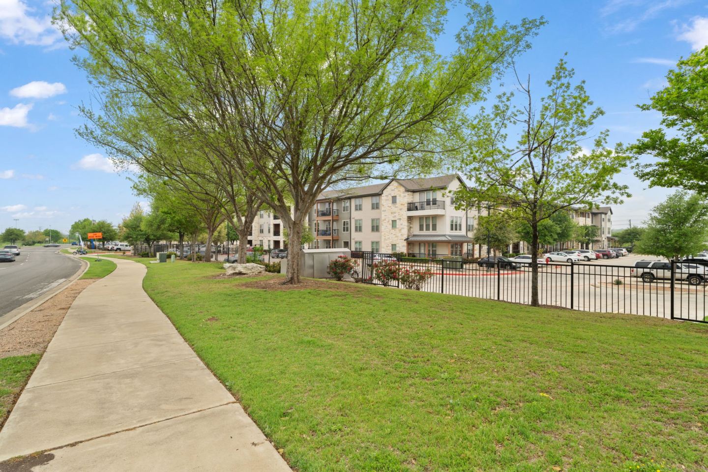 Oaks on Marketplace Image 73
