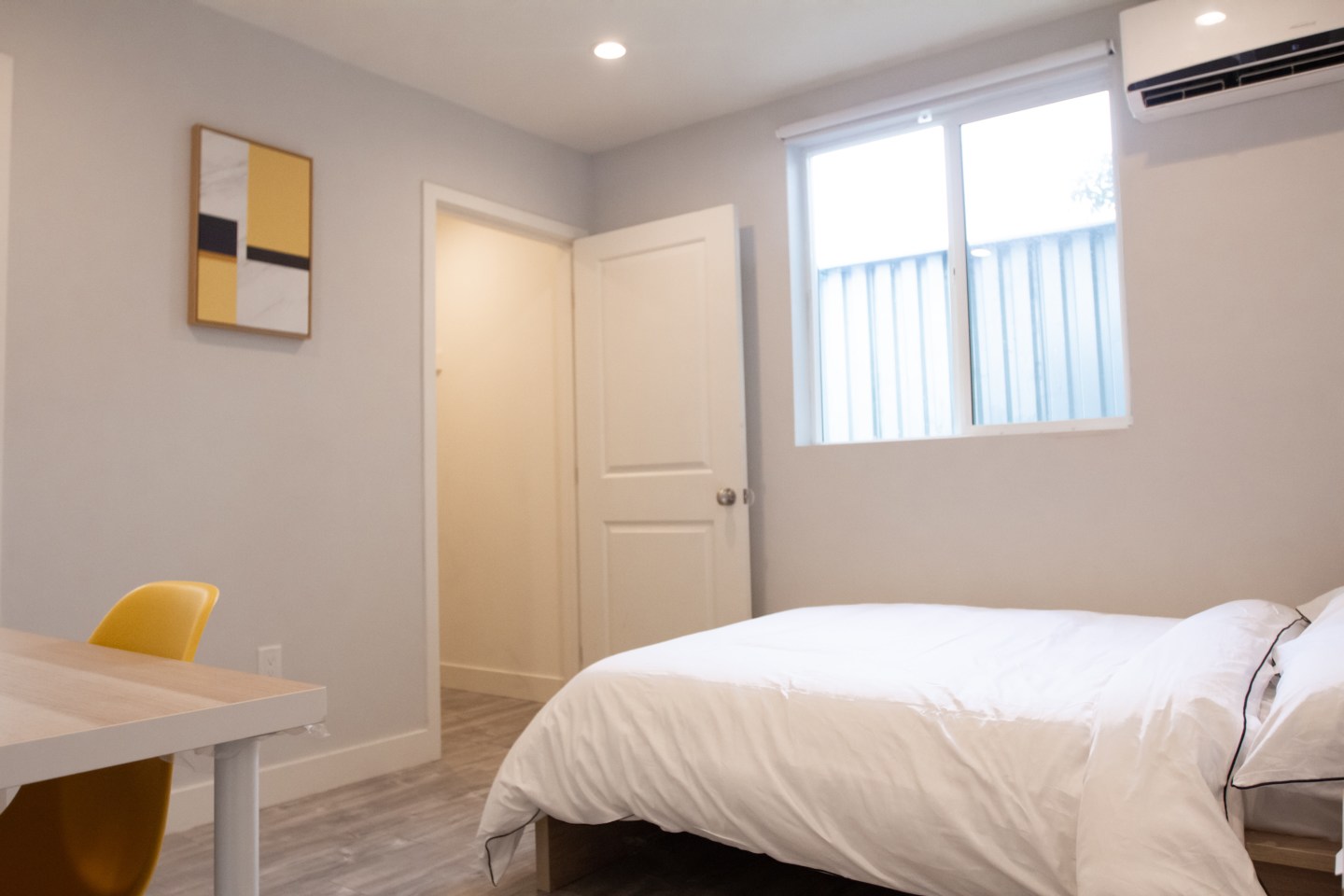 1729 W Adams Boulevard - Co-Living Image 9