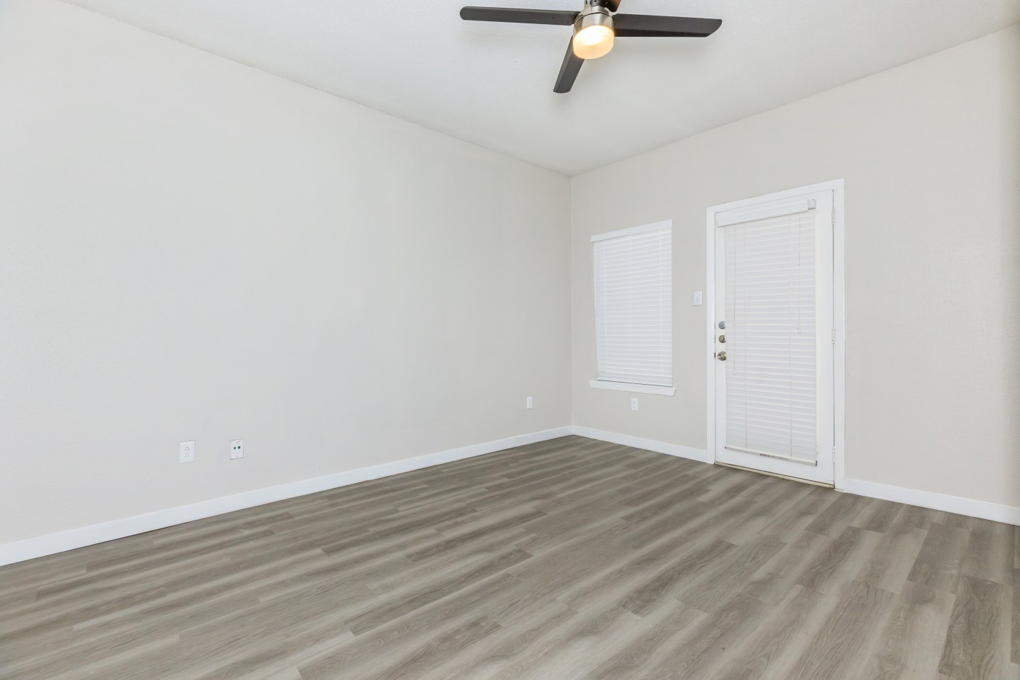 Axis Waterfront Image 10