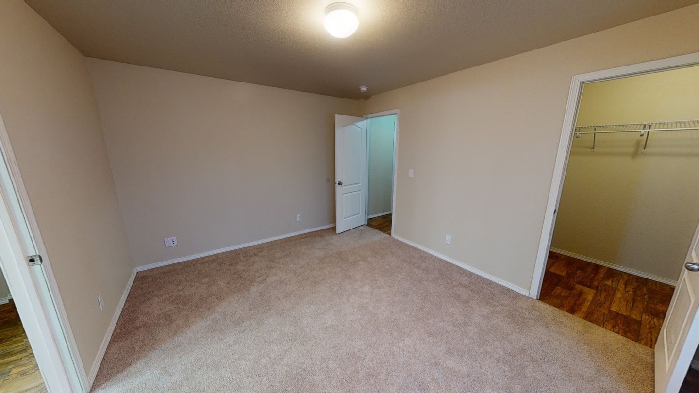 Four Seasons Apartment Homes Image 5
