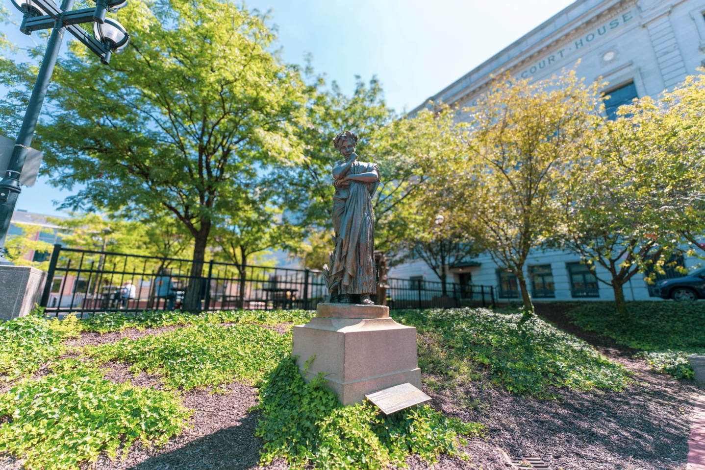Hamilton at Grand Plaza Image 20