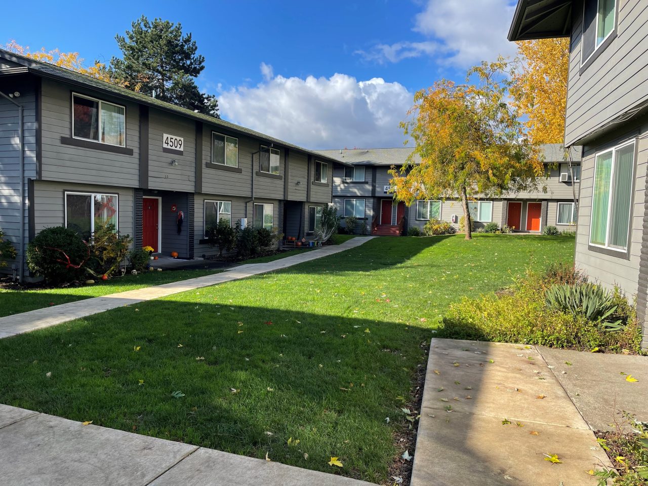 Heritage Crossing Townhome Apartments Image 3