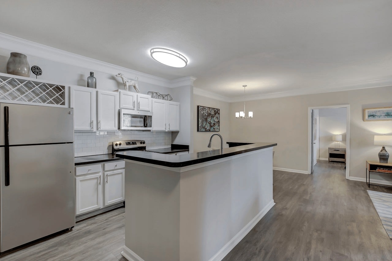 Lakeside at Town Center Apartments Image 15