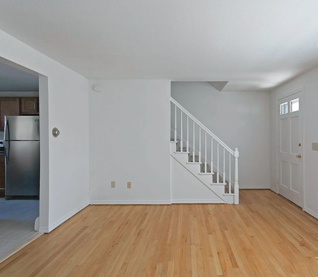 Colonial Village Apartments Image 15