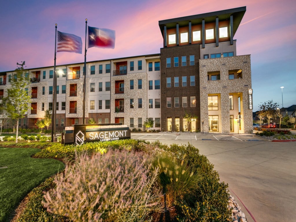 Sagemont Luxury Living Image 106