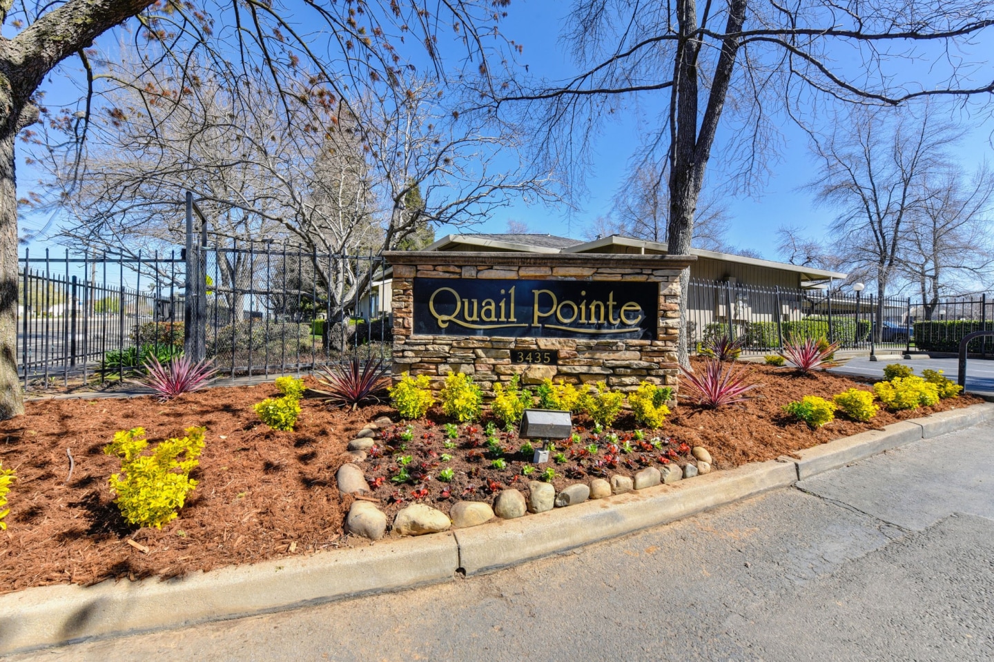 Quail Pointe Apartments Image 1