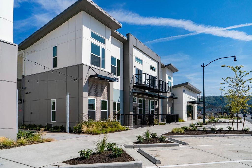 The Main Apartments + Lofts Image 9