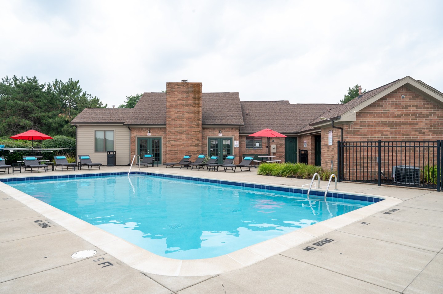 Pine Ridge Apartments Image 21