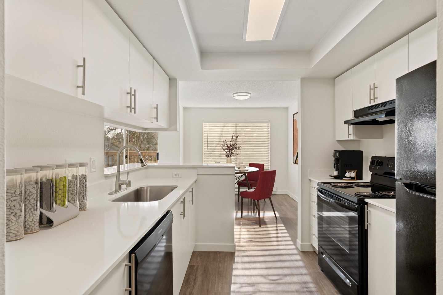 Pointe East Image 17