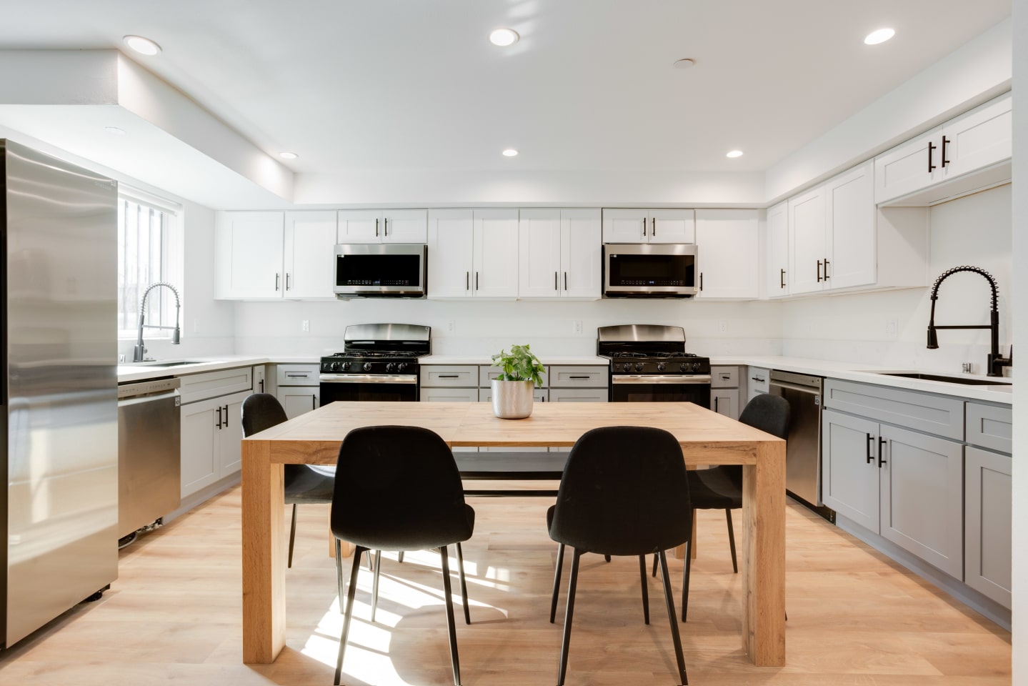 1224 W 37th Place - Co-Living Image 3
