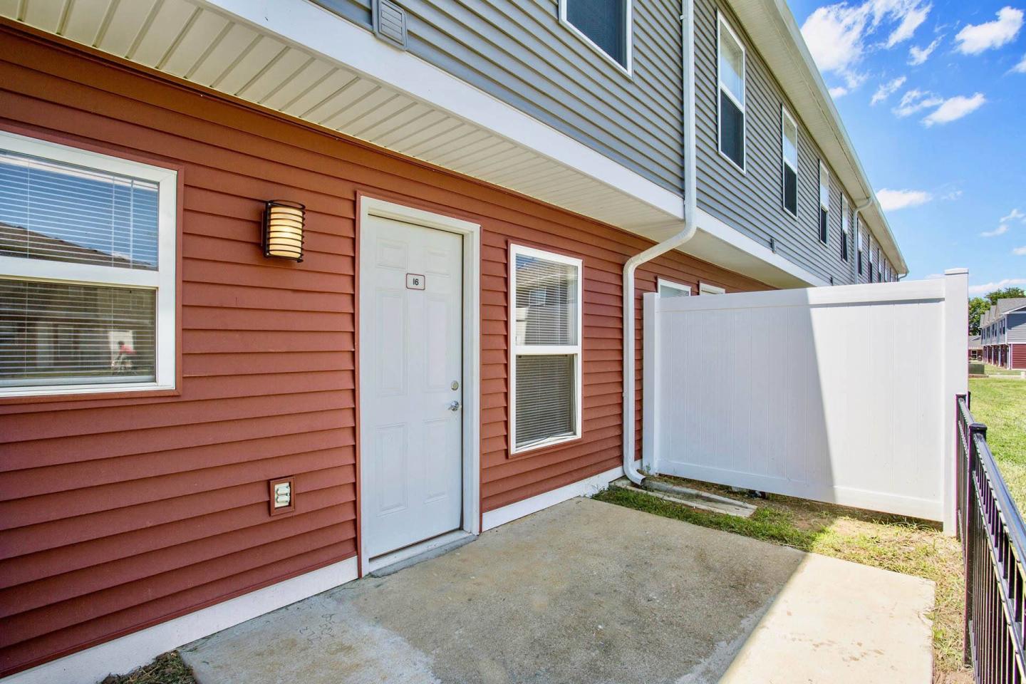 Chariot Pointe apartments Image 24