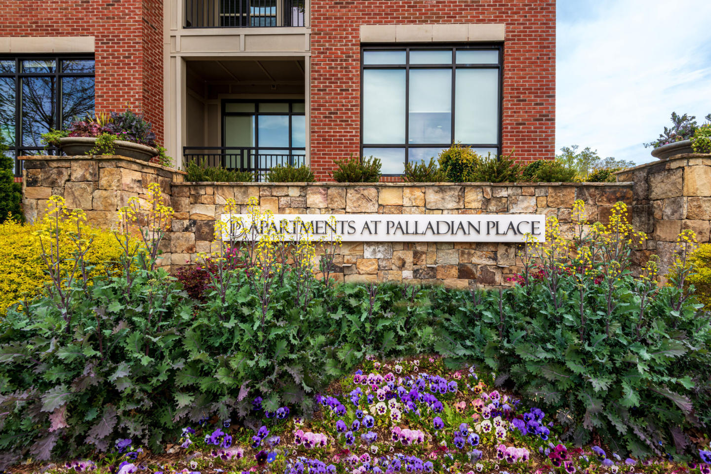 Apartments at Palladian Place Image 21