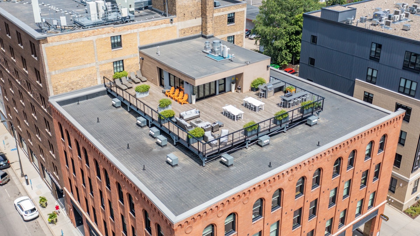 700 Central Image 9