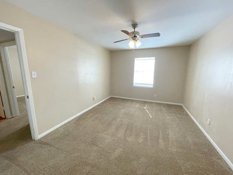 Chateau Apartments Image 13