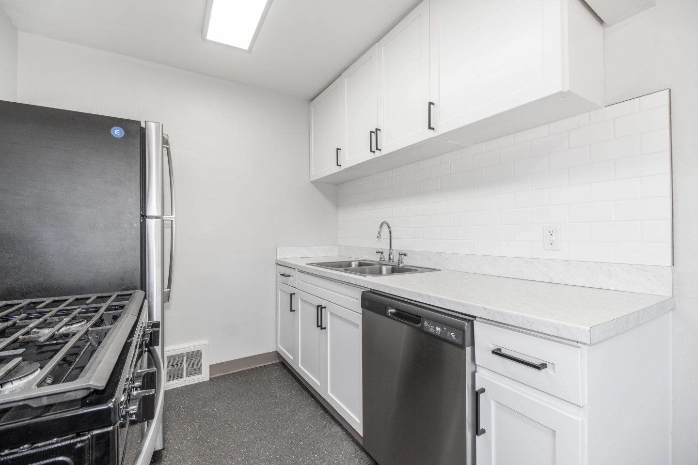 1695 Sheridan Boulevard Image 9