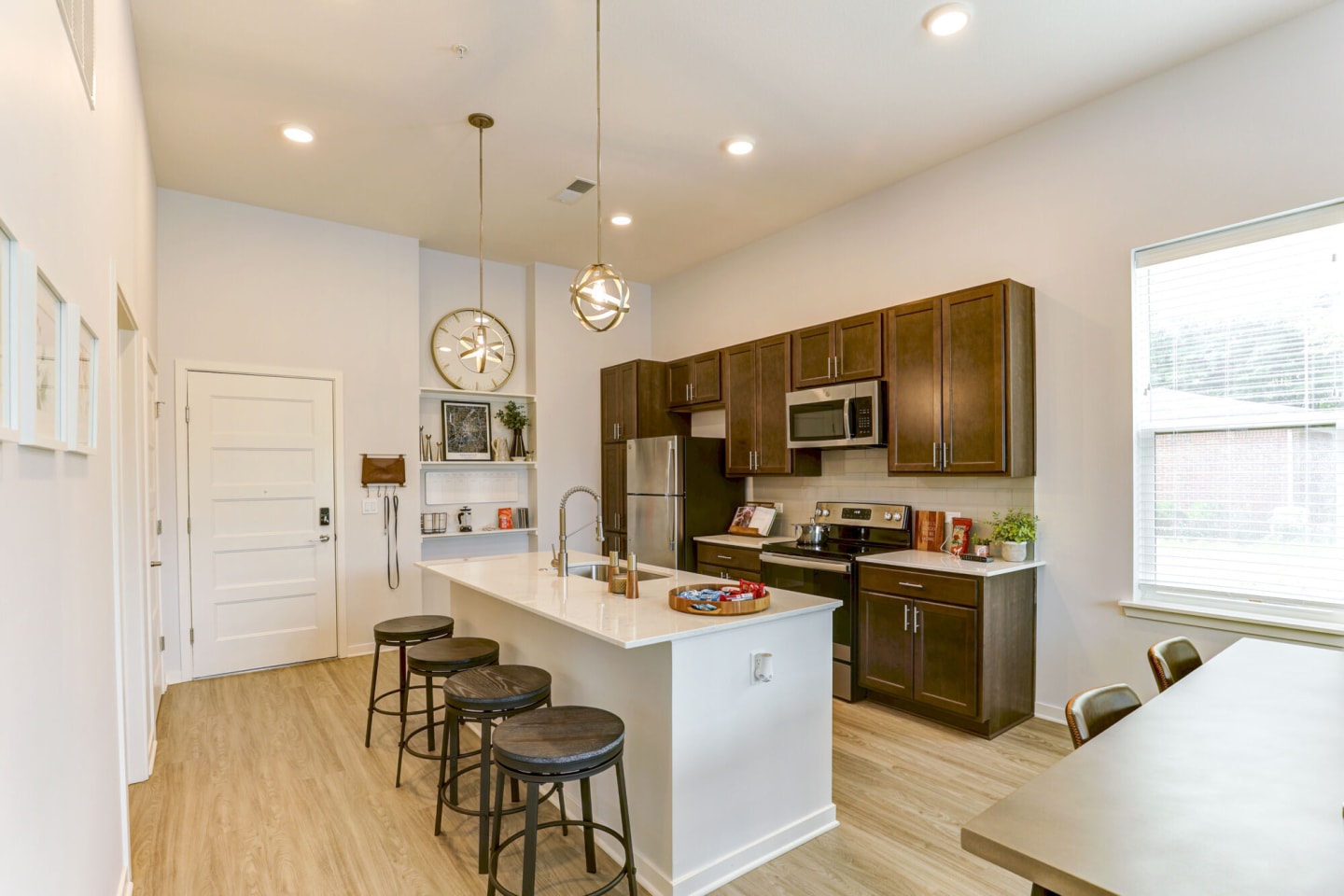 Pullman Pointe Image 2