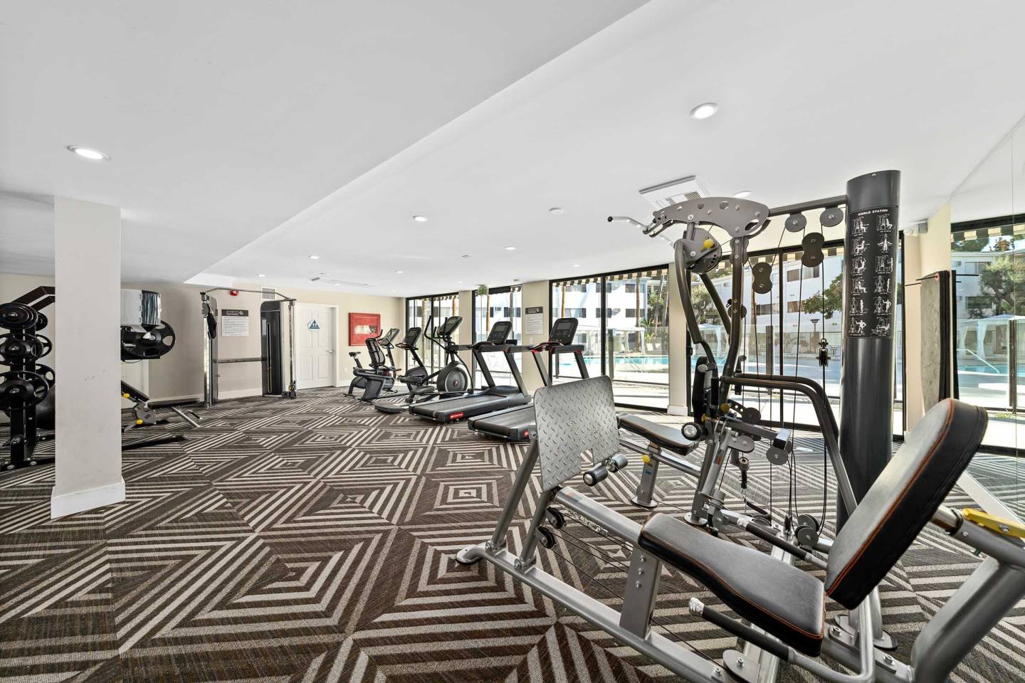Summerview Beach Resort Luxury Apartments Image 8