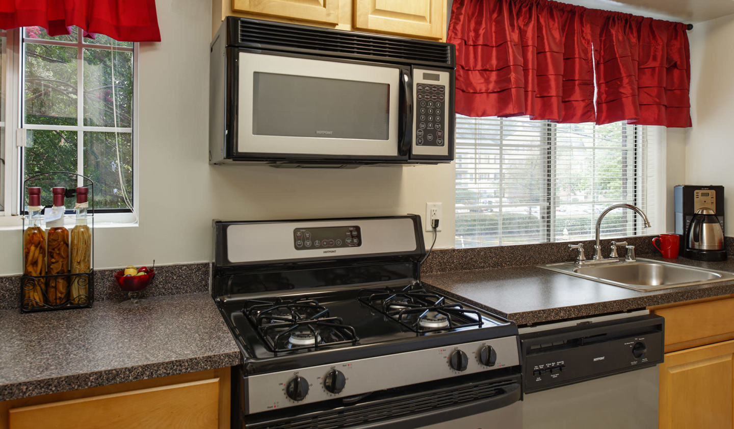 Foxchase Apartments Image 6