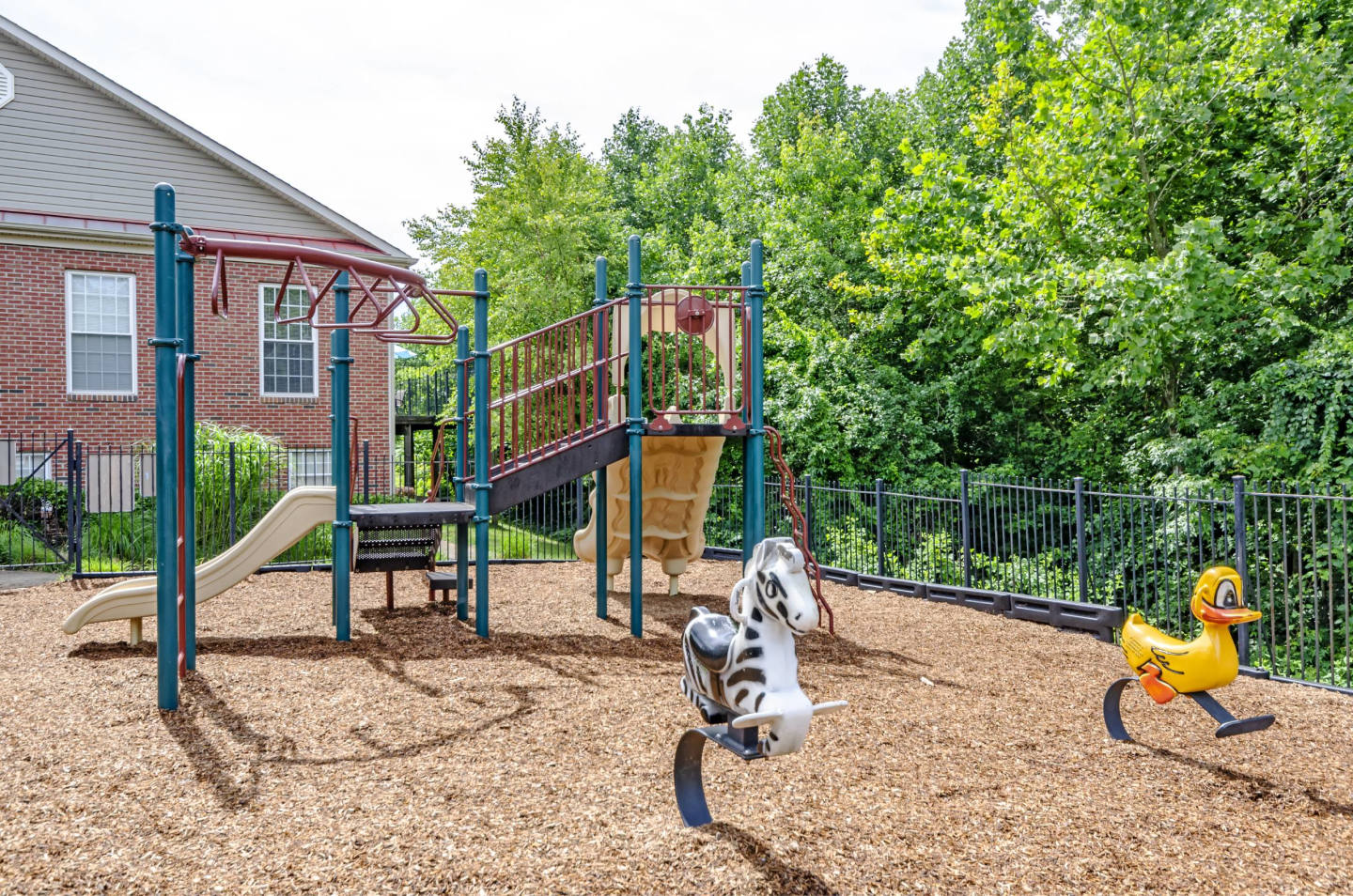 Aquia Terrace Apartments Image 2