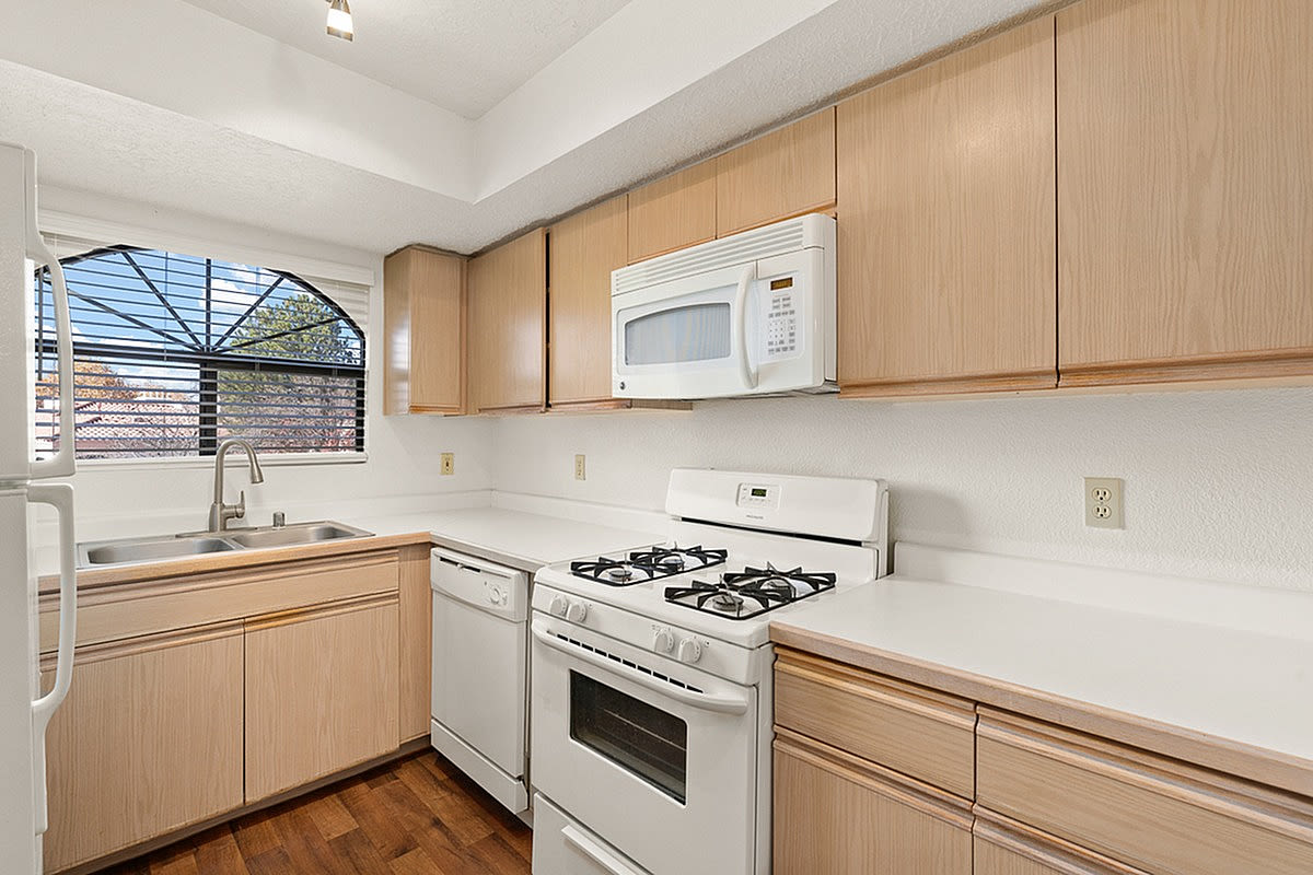 Pavilions Apartments Image 15