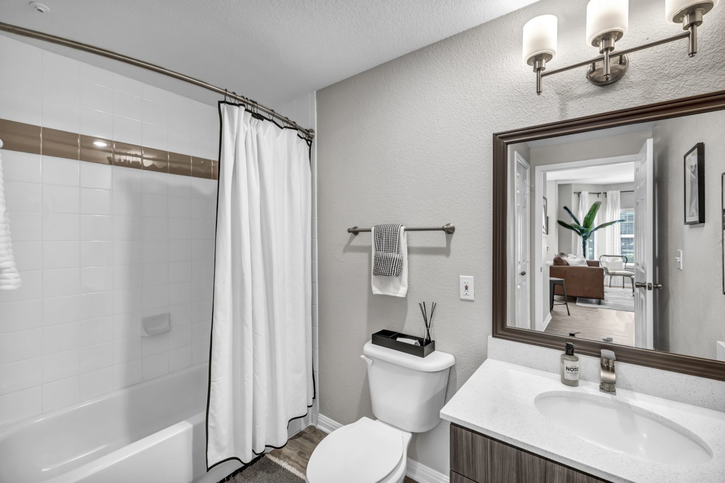 SoCo Apartments Image 38