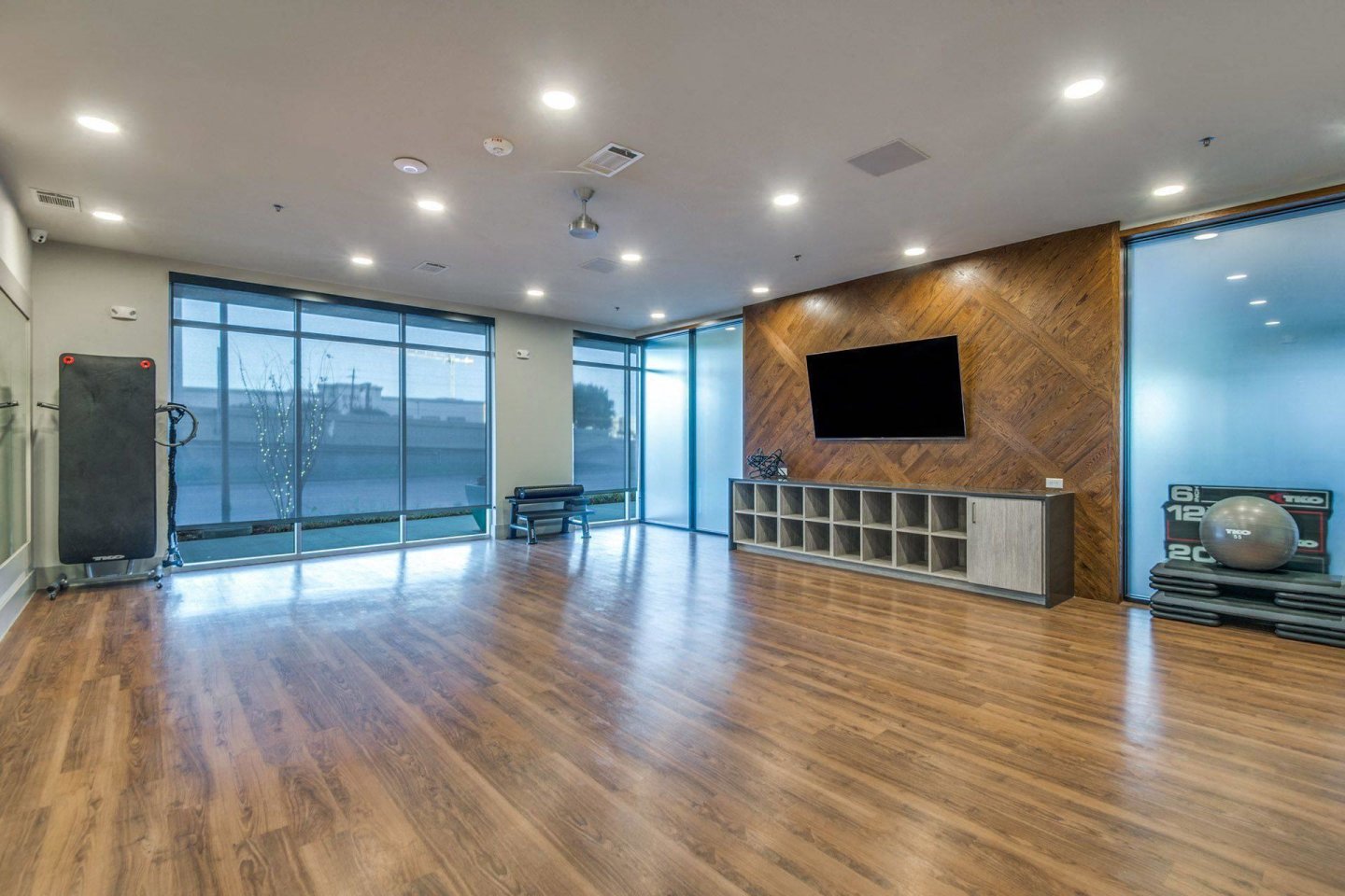 Luxia Gallery House Image 19