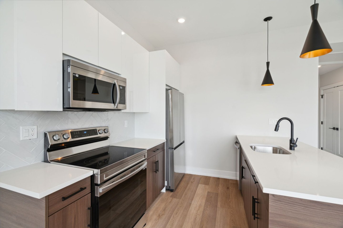 720 Thompson Street Image 61