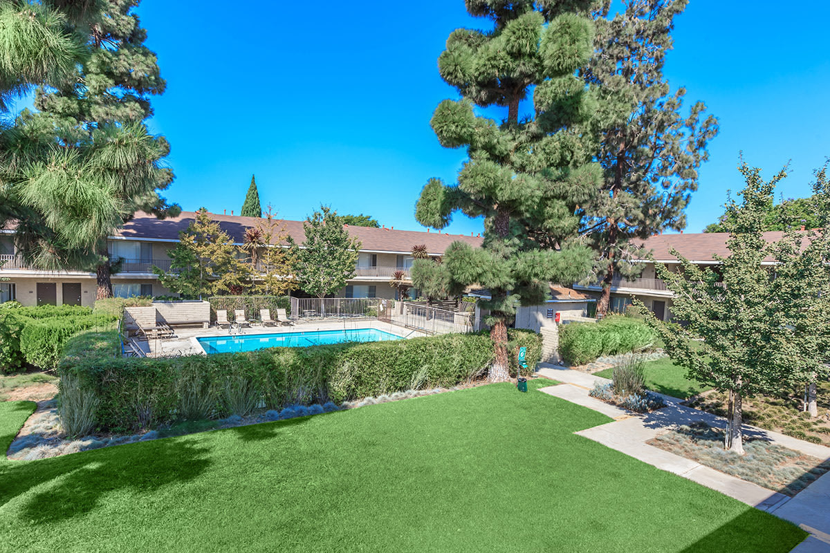 Ventura Beach Luxury Apartments Image 9