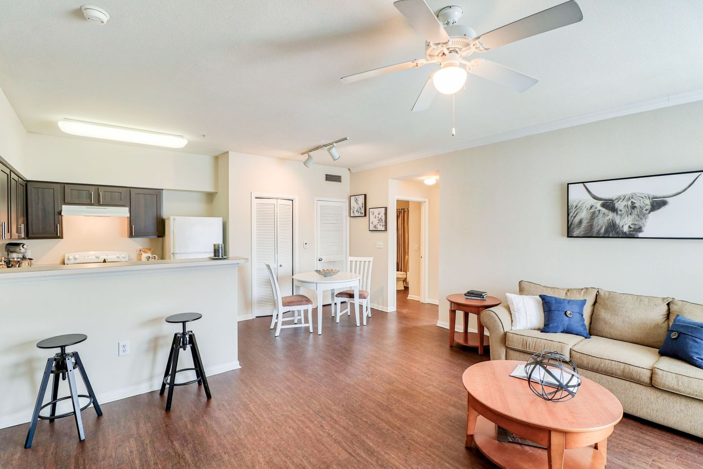 Lakeline Apartments Image 7