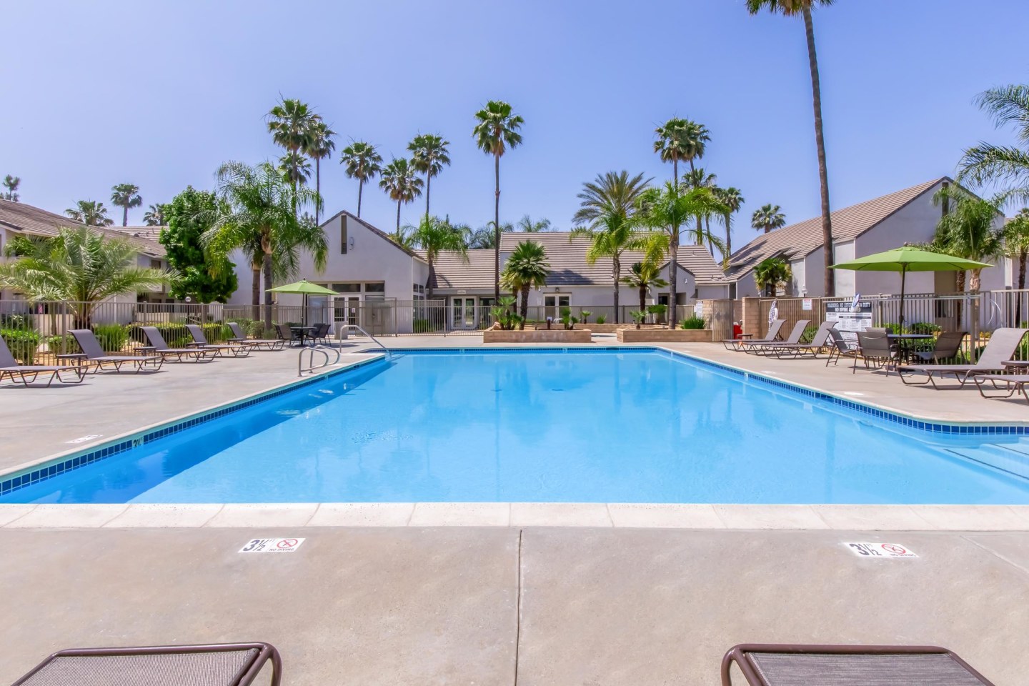 Palm Court Apartment Homes Image 1