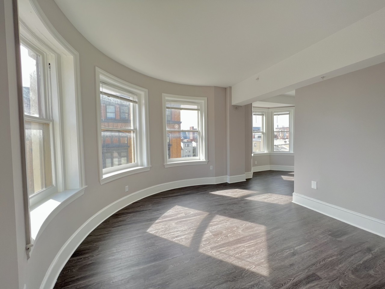 306 W Franklin Image 8
