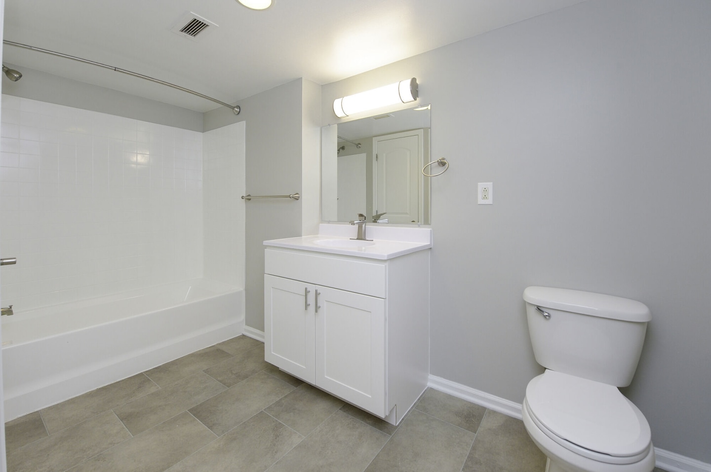 Cherry Hill Towers Image 27