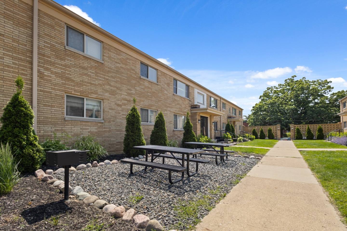 Monon Living Image 92
