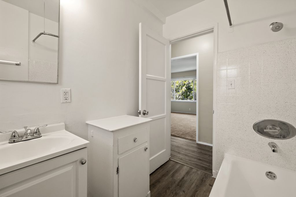 Corbett Avenue Apartments Image 8