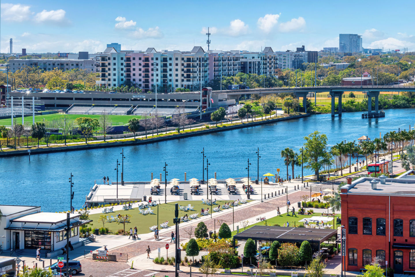 Manor Riverside Image 32