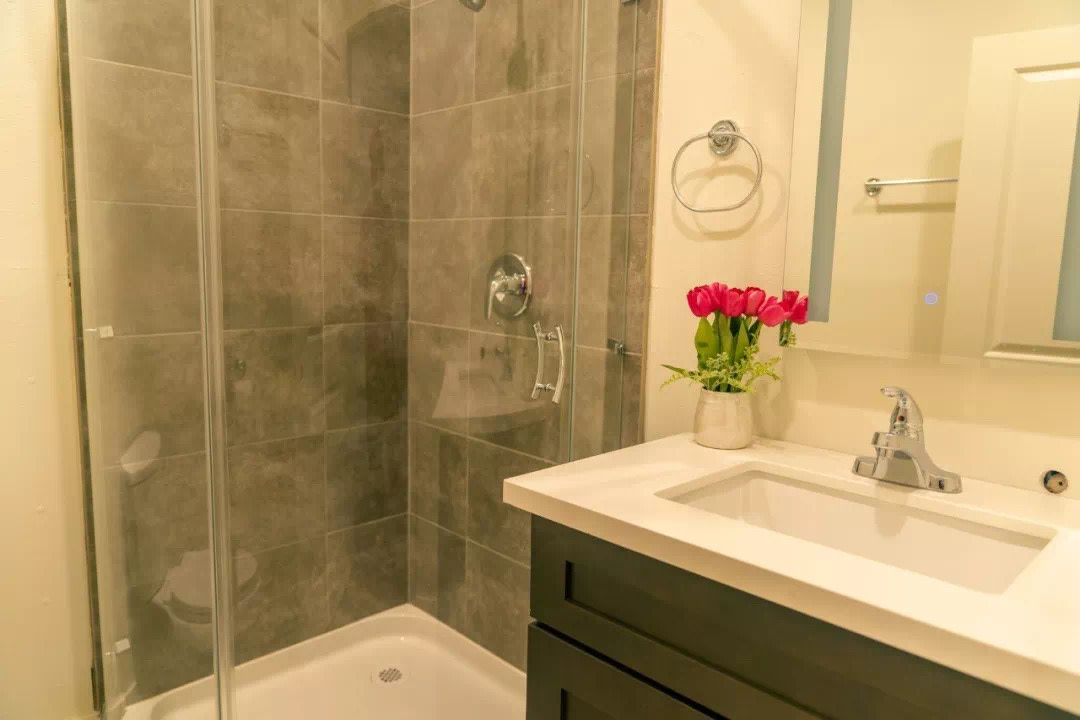 1451 W 36th Place - Co-Living Image 6