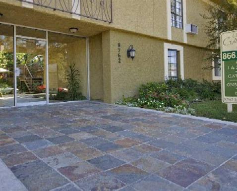University Gardens at Northridge Image 16