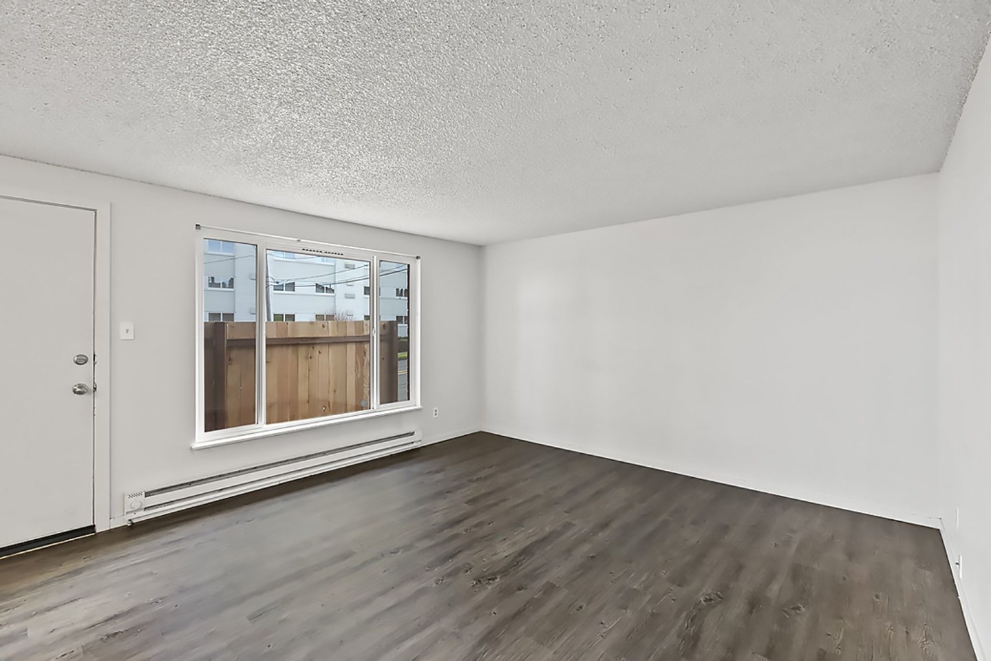 Pacific Terrace Image 10