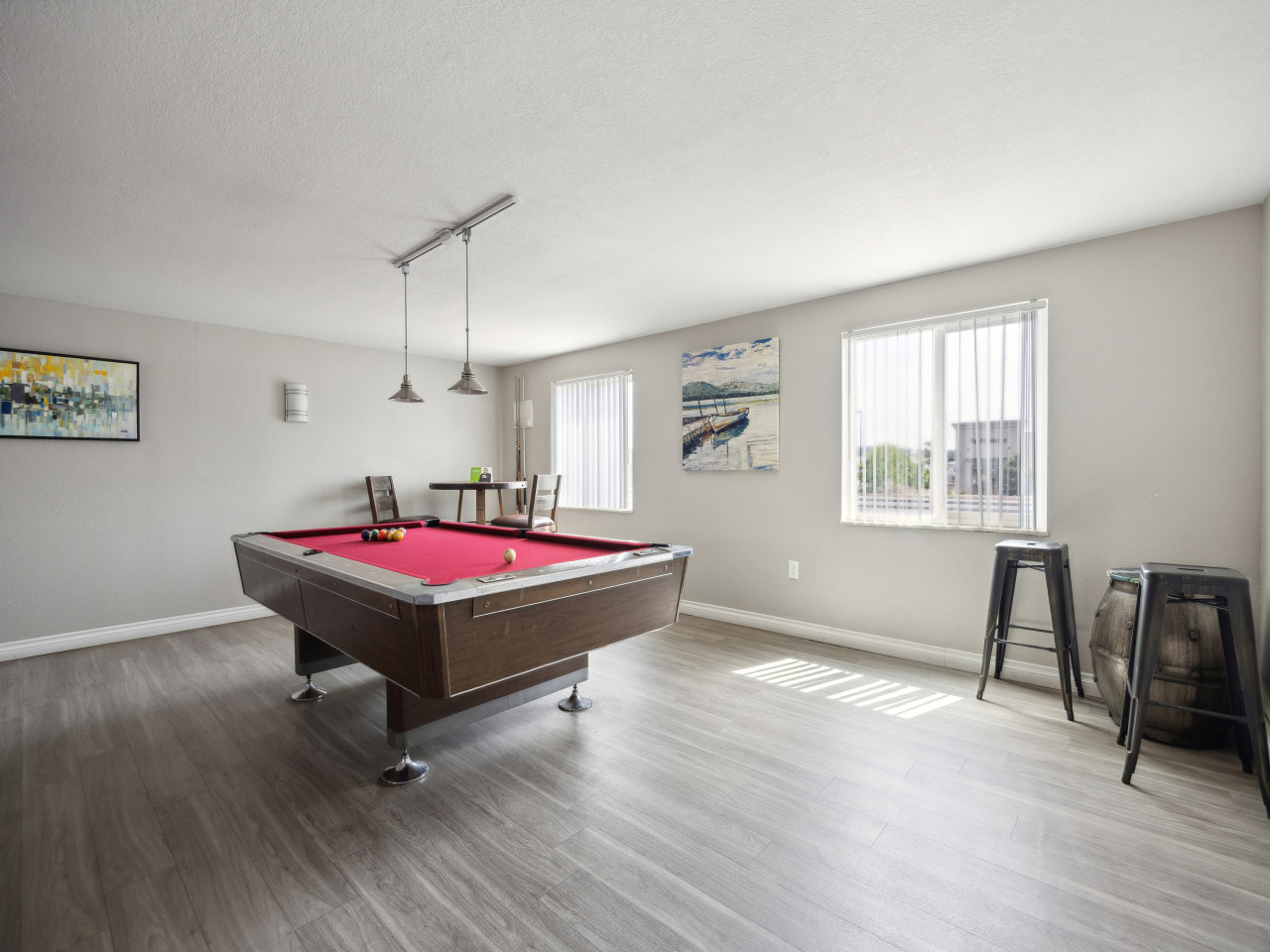 Newport Square Apartments Image 15