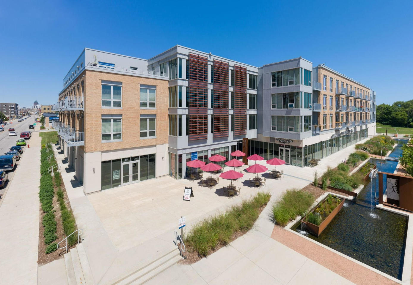 Freshwater Plaza Image 7