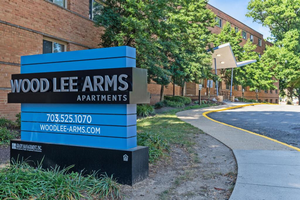 Wood Lee Arms Image 1
