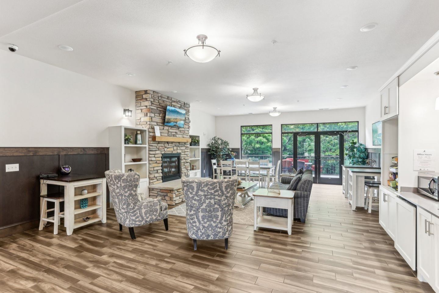 Lake Ridge Luxury Apartments Image 15