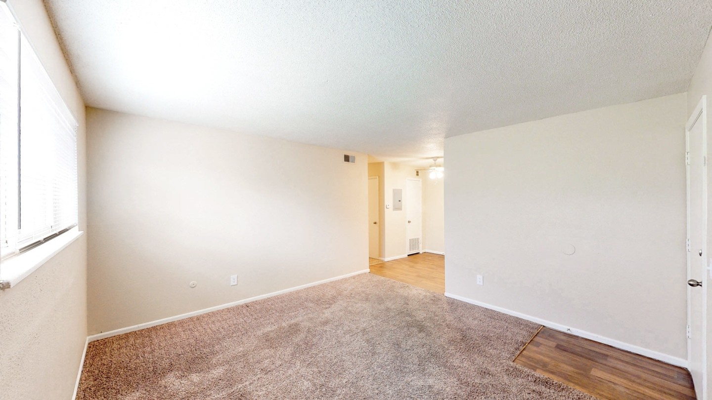 Skyline Apartments Image 27