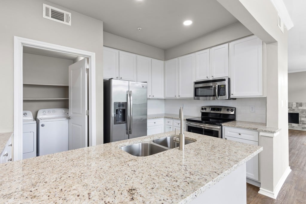 Waters Edge Apartment Homes Image 50