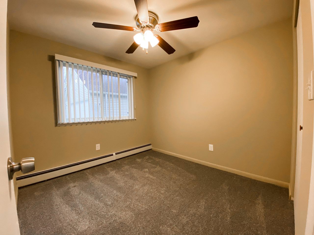 Holland Gardens Apartments Image 15