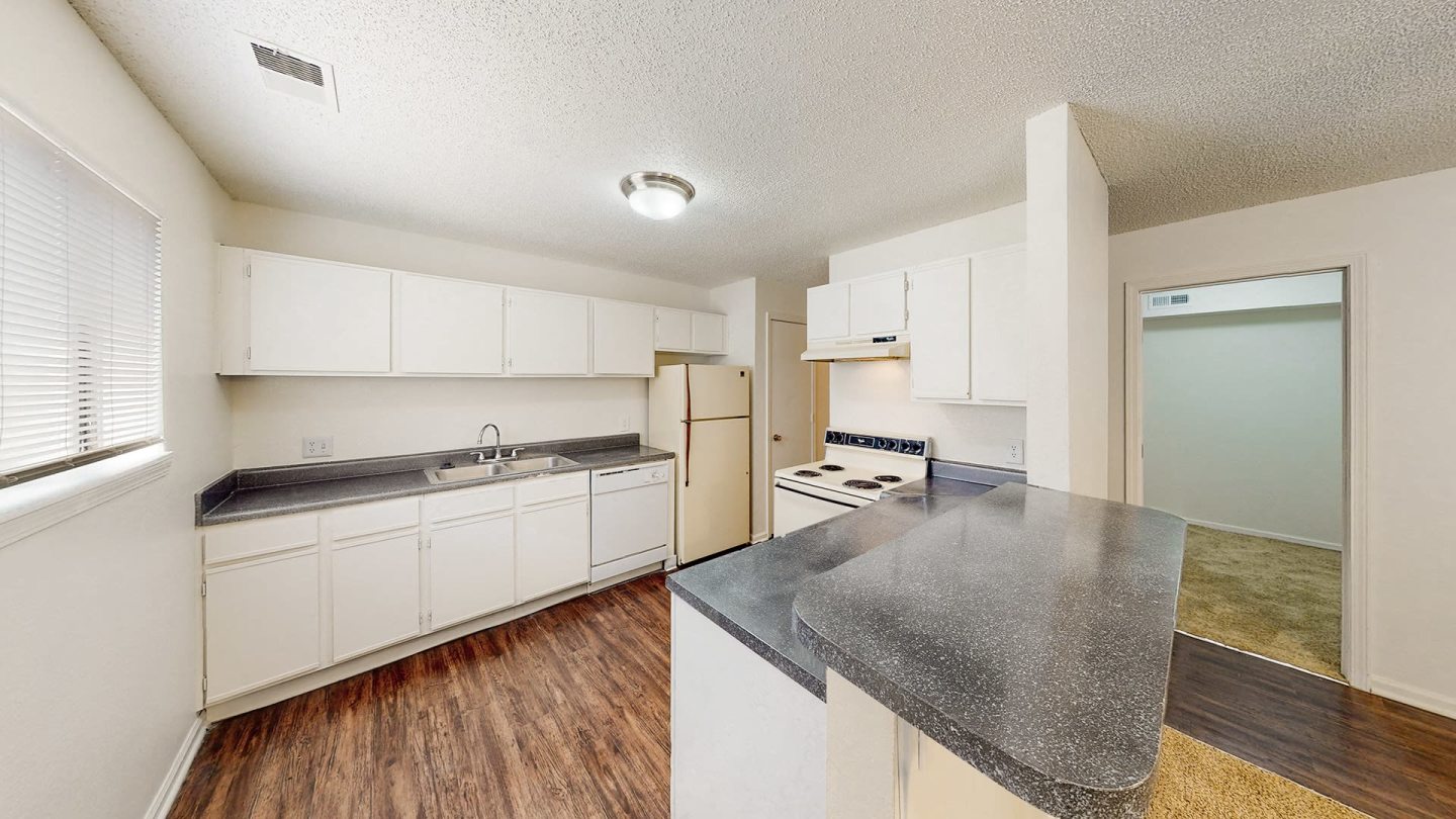 Skyline Apartments Image 24